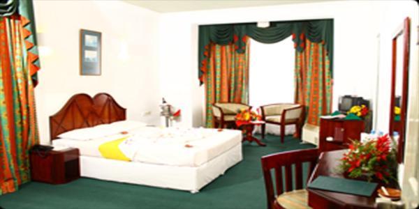 Galway Forest Lodge Hotel Нувара Елия Екстериор снимка