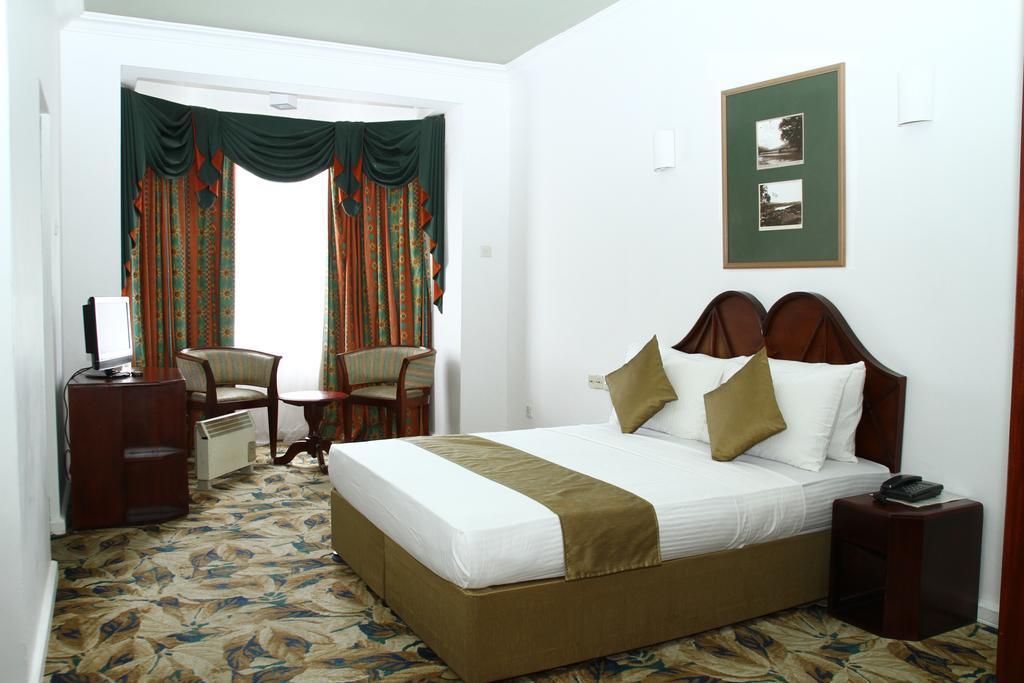 Galway Forest Lodge Hotel Нувара Елия Екстериор снимка