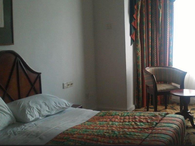 Galway Forest Lodge Hotel Нувара Елия Екстериор снимка